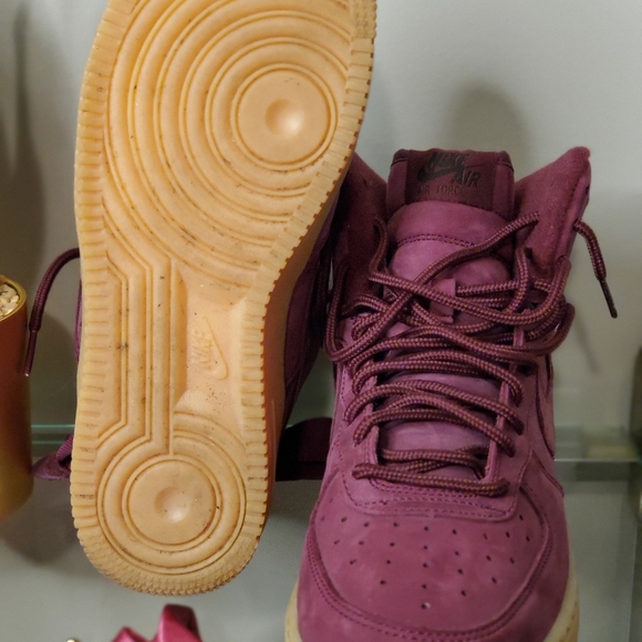 Burgundy Nike Uptowns - Picture 2 of 5